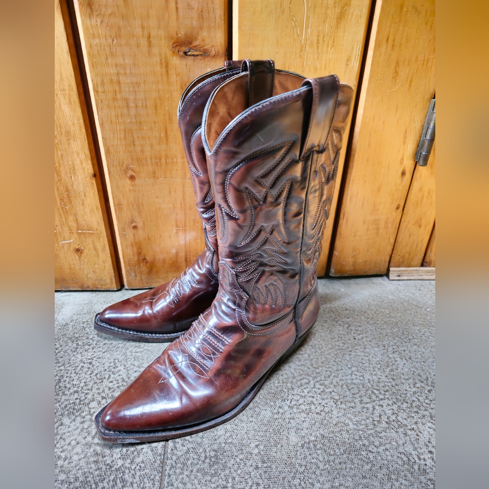 Western boots 👢